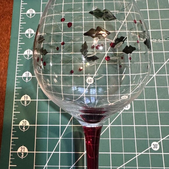 Pfaltzgraff Winterberry Holiday-Themed Wine Glasses Set Of 4 Hand Wash Only Red - Picture 3 of 5